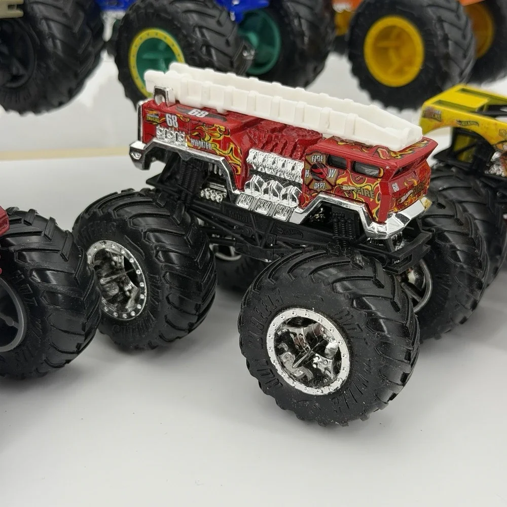 Hot Wheels Monster Jam Diecast 1:64 Wrexplorer Rare Jurassic World Fried Fire